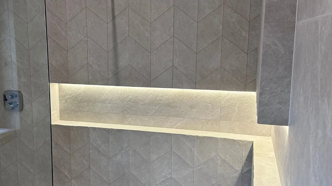 Luksusowe wnętrze z kamieniem naturalnym